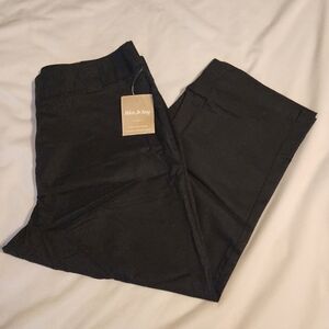 White Stag Black Cotton Capri